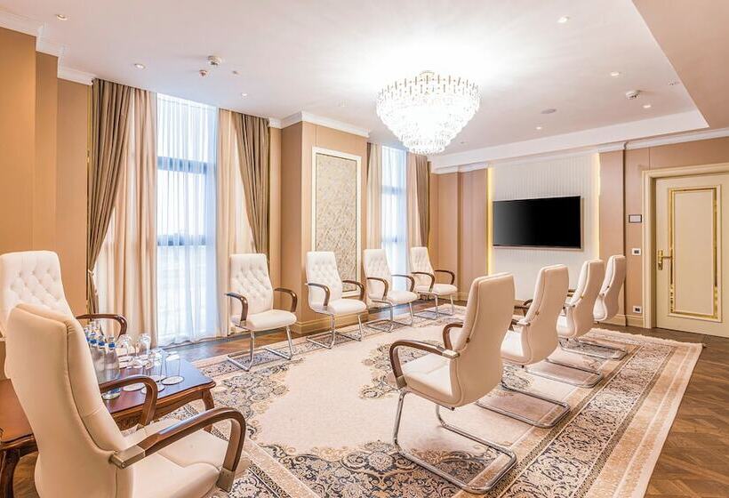בית מלון כפרי Hilton Garden Inn Samarkand Sogd