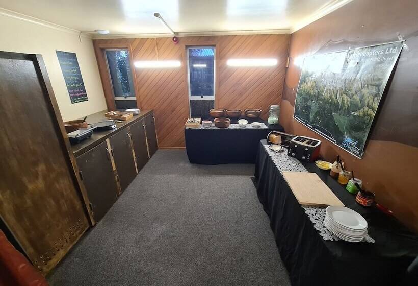 הוסטל Chateau Backpackers & Motels