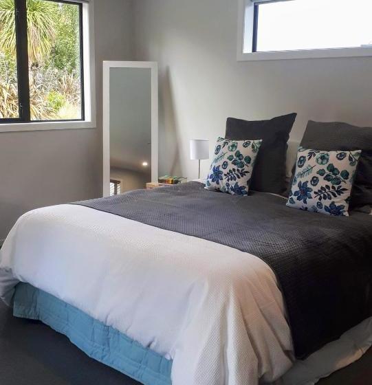 Glenorchy Peaks B&b
