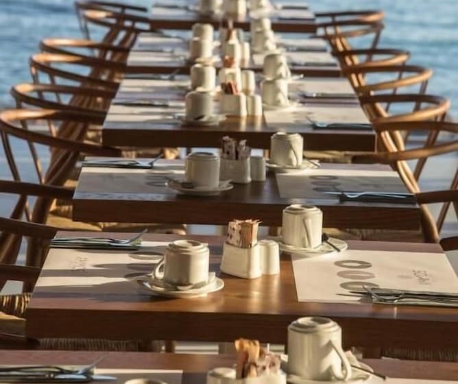هتل Enorme Ammos Beach Resort