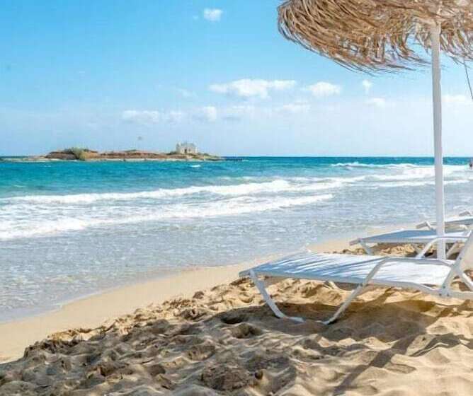 هتل Enorme Ammos Beach Resort