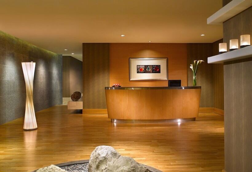 هتل The Residences Of The Ritz Carlton Jakarta Pacific Place