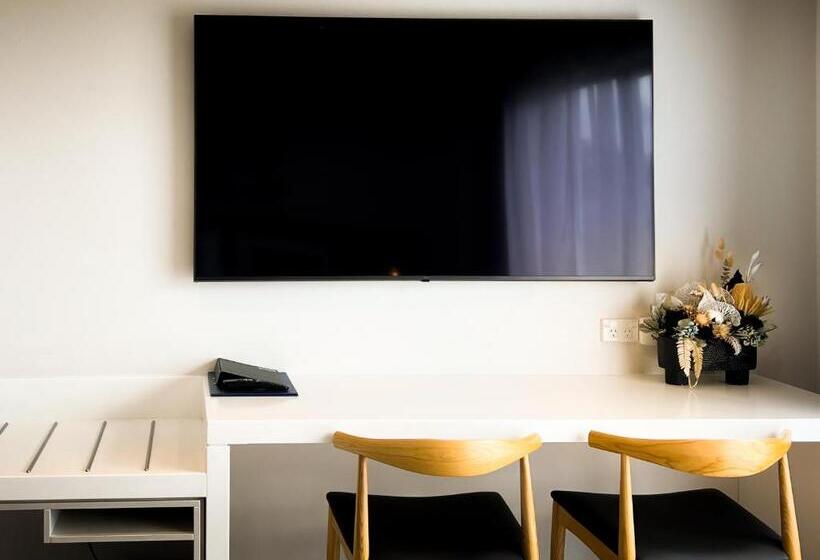 مُتل The Sails Nelson