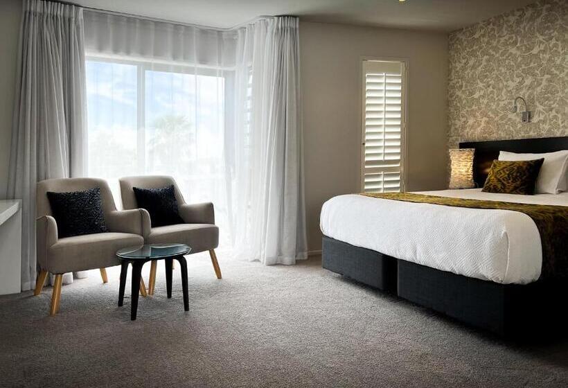 مُتل The Sails Nelson