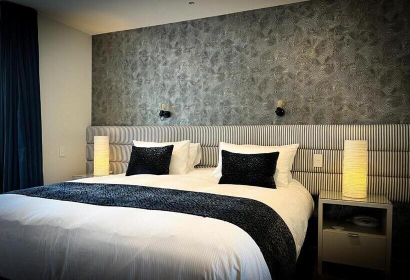 مُتل The Sails Nelson