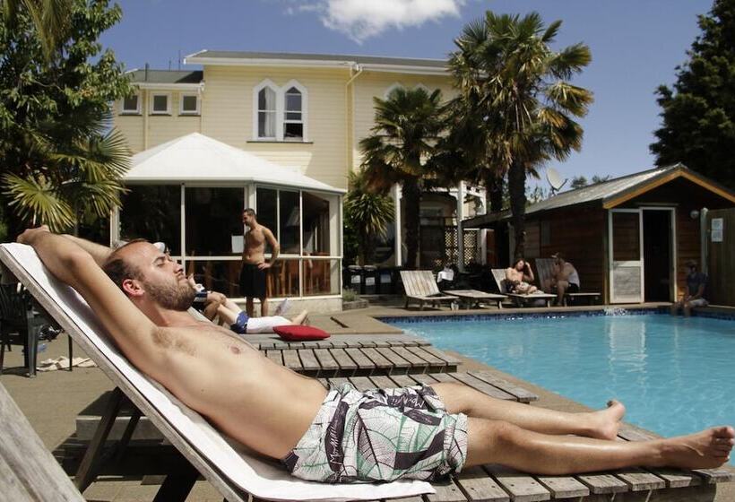 Paradiso Backpacker Hostel