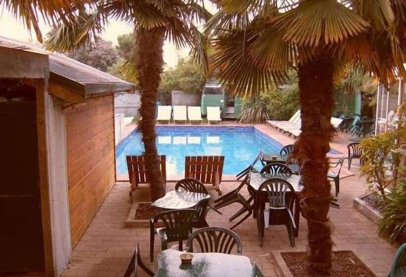 Paradiso Backpacker Hostel