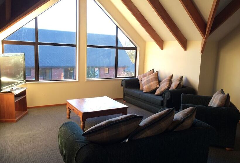 פנסיון Snow Denn Lodge
