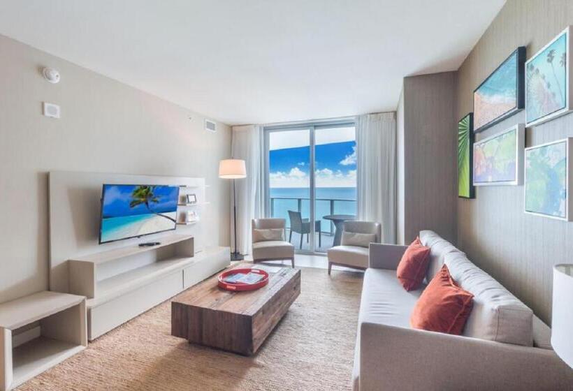 Upscale Comfort And Breathtaking Views At H Hollywood Residences By Zelloo