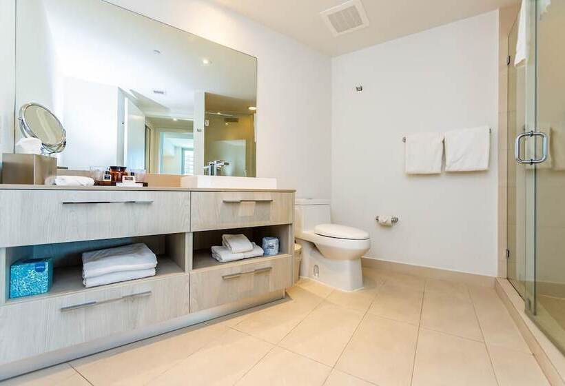 Upscale Comfort And Breathtaking Views At H Hollywood Residences By Zelloo