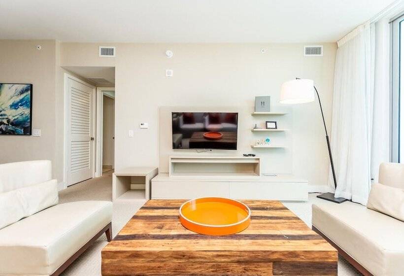 Upscale Comfort And Breathtaking Views At H Hollywood Residences By Zelloo