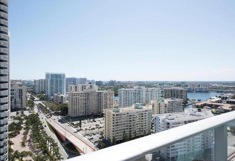 Upscale Comfort And Breathtaking Views At H Hollywood Residences By Zelloo