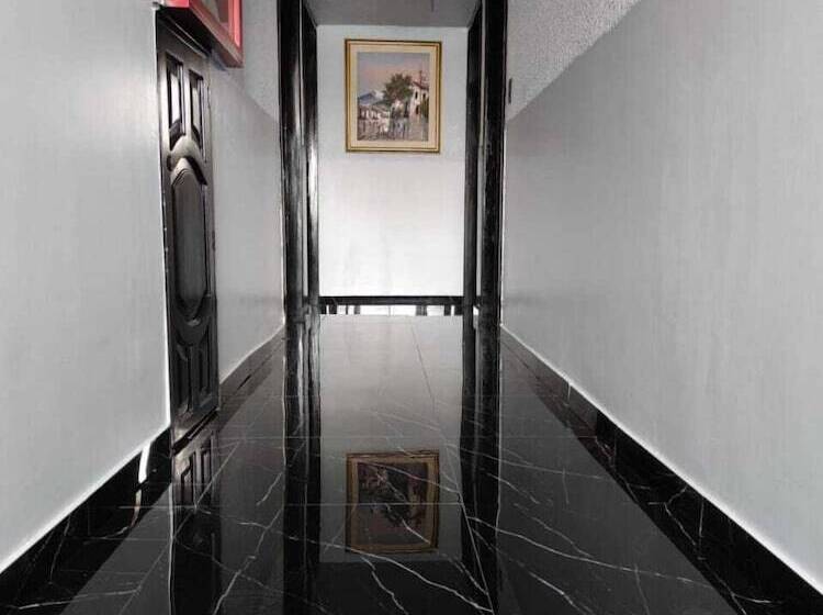 Val Hotel Santamaria Quito