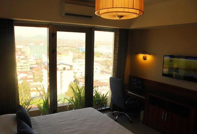 فندق Central Park Tower Resort