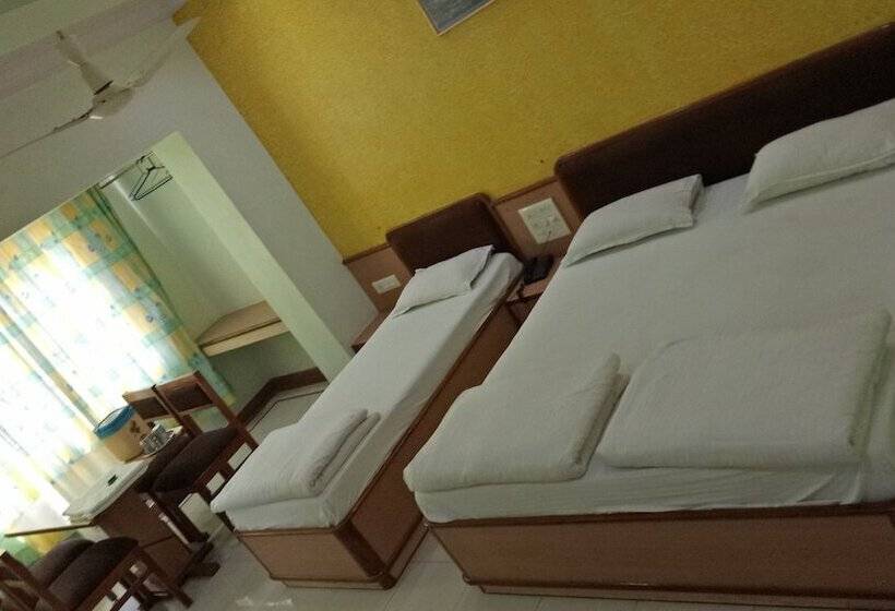 فندق Guruprerna Beacon Resort Dwarka