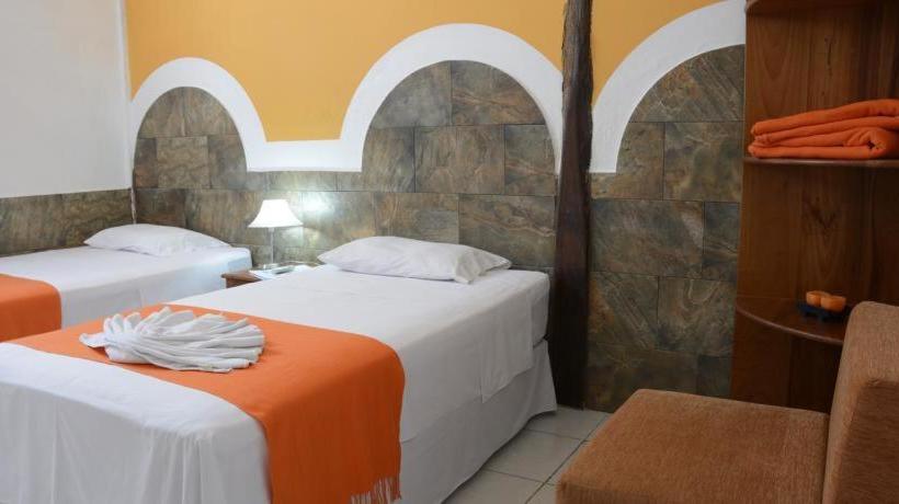 هتل Hostal Aquamarine Galapagos
