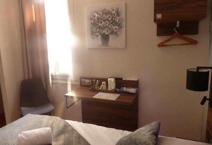 فندق Le Rochegude