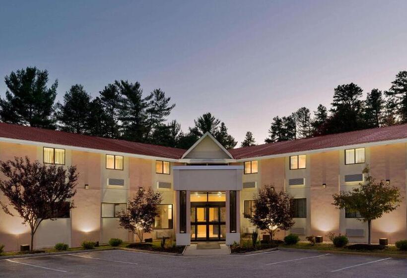 فندق على الطريق Days Inn By Wyndham Tamworth