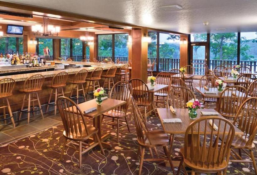 리조트 Burr Oak Lodge And Conference Center