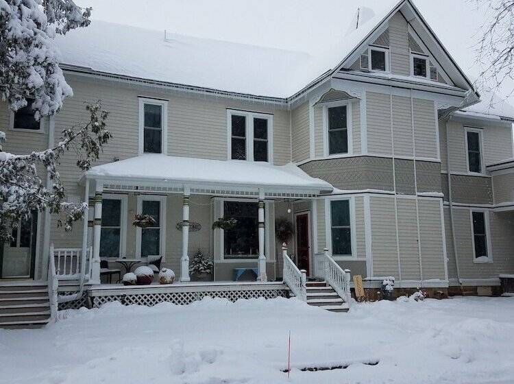 민박 Oaklawn Inn