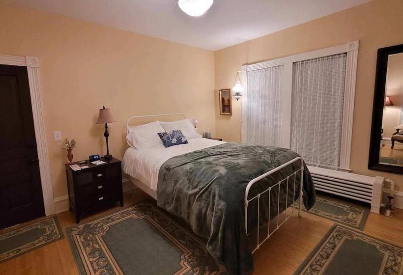 민박 Oaklawn Inn