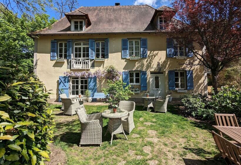 住宿加早餐  Sous Le Chateau