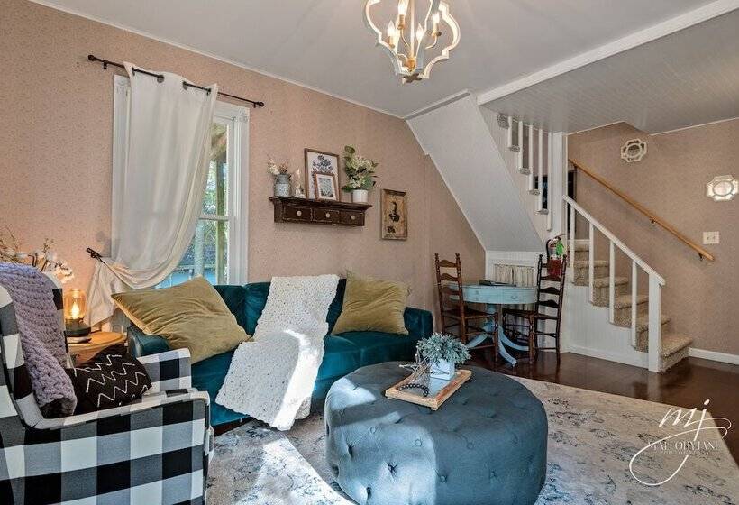 The 1883 Peabody House Bed & Breakfast