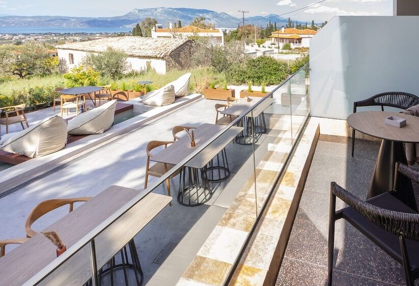 בית מלון כפרי Acro Upscale Residences