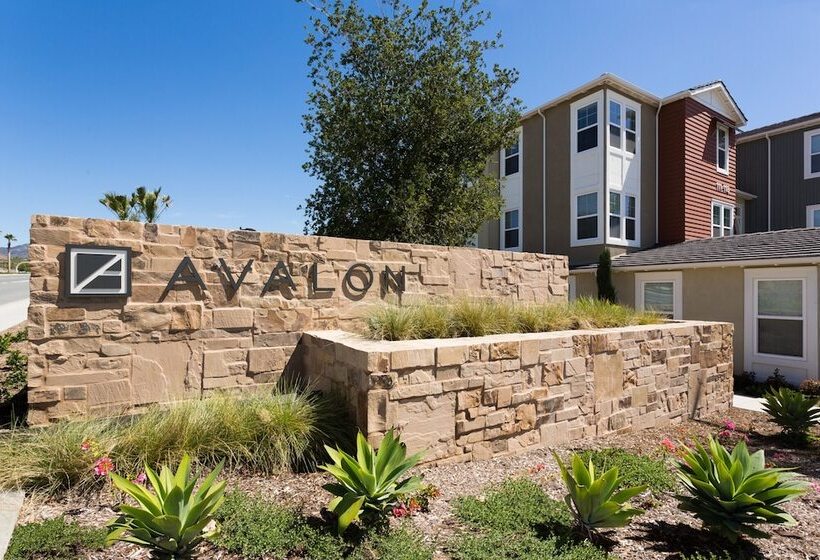 هتل Avalon Baker Ranch
