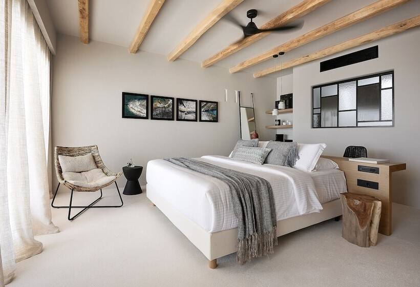 هتل Cave Suites