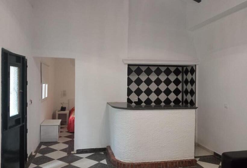 هتل Hacienda Marcharavi