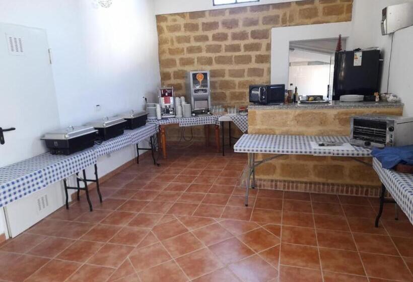 هتل Hacienda Marcharavi