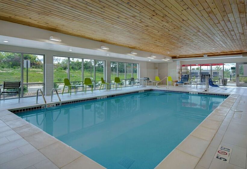 هتل Home2 Suites By Hilton Grand Rapids Airport