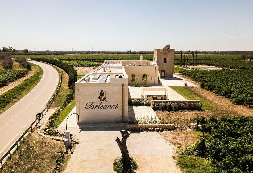 فندق ريفى Masseria Torleanzi   Wine Relais
