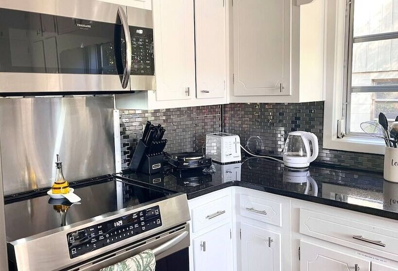 فندق The Red Cottage Fantastic View Firepit Free Kayaks