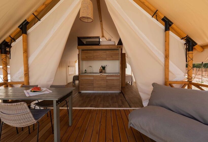 هتل Wecamp Cadaqués