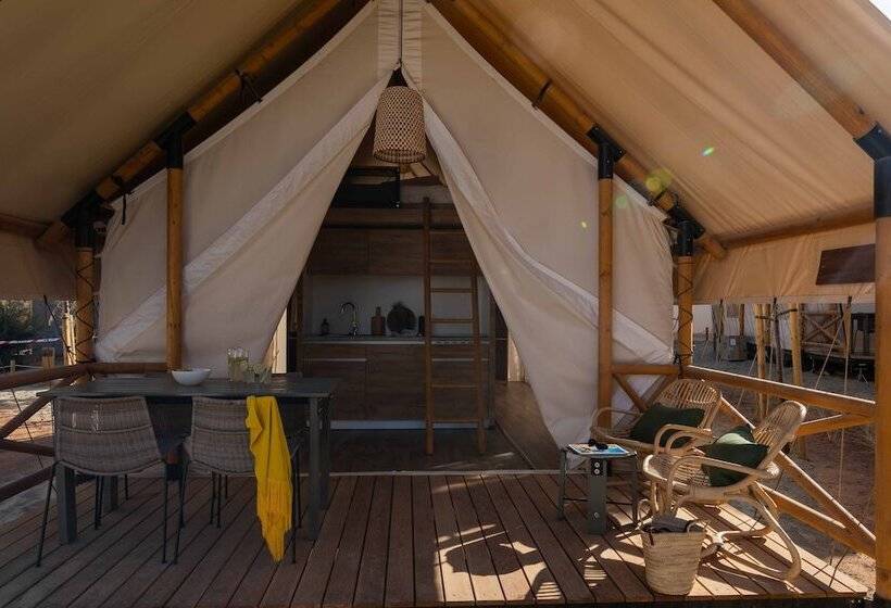 هتل Wecamp Cadaqués