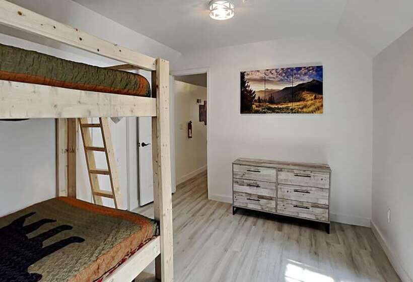 Jireh Mount Cabin
