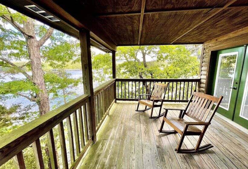Lake View Three Bedroom, Three Bath Log Sided Cottage With Private Hot Tub Overlooking Lake Ouachita