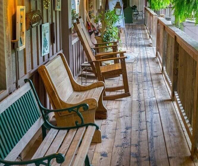 Magnificent Four Bedroom, Two 1/2 Bath Luxury, Log Sided Harbor North Cottage With Incredible Views