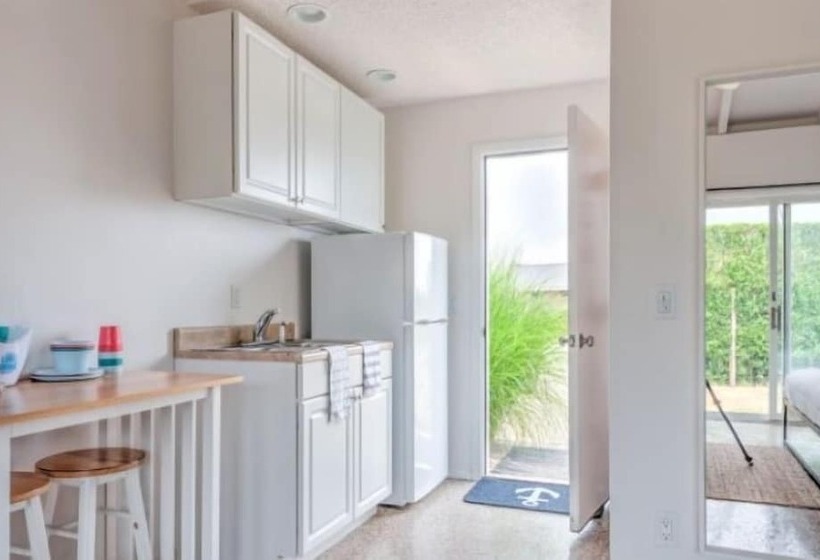 فندق على الطريق 435 East Lake