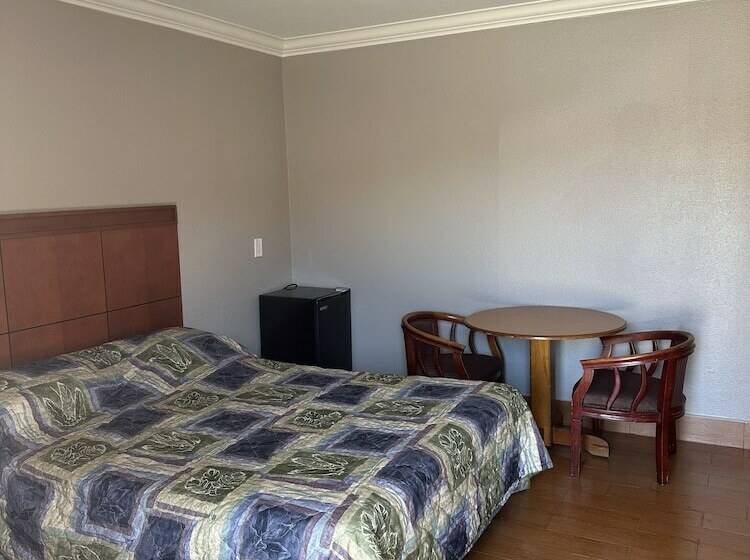Мотель Twenty First Century Inn