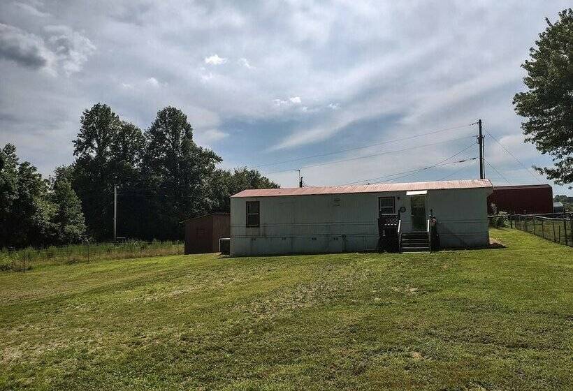 펜션 Clean, Cozy Home W Kitchen Near I 24 Pet Friendly