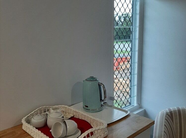 פנסיון Room In Guest Room   Cozy Room With Separate Entrance And Ensuit Bathroom