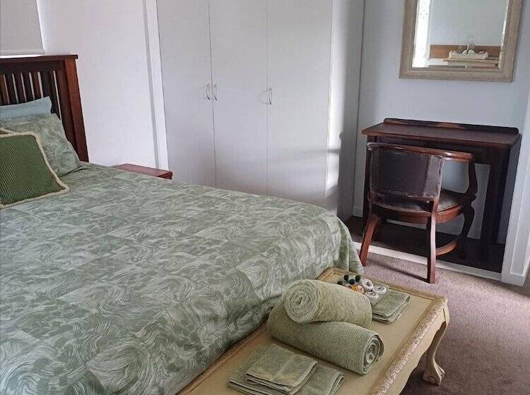 פנסיון Room In Guest Room   Cozy Room With Separate Entrance And Ensuit Bathroom