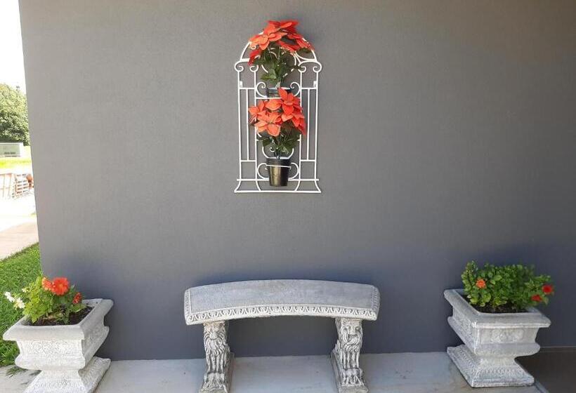 פנסיון Room In Guest Room   Cozy Room With Separate Entrance And Ensuit Bathroom