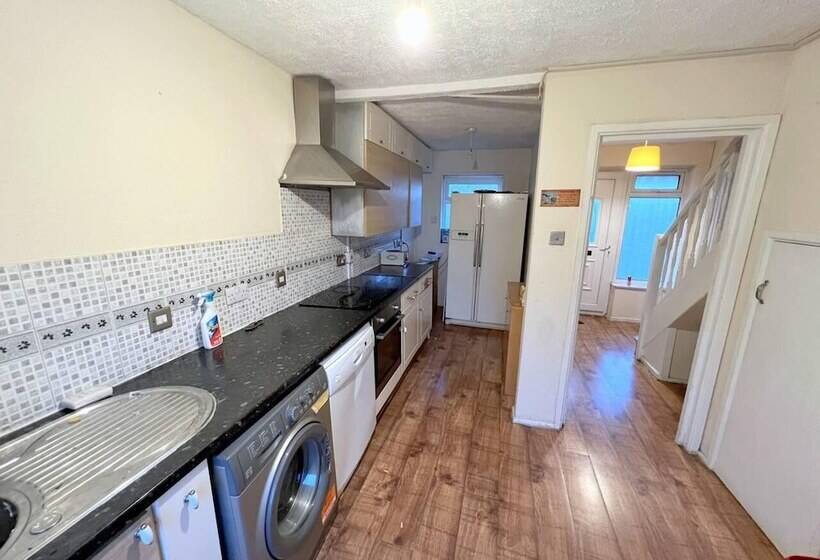 Резиденция 4 Bed House In South London