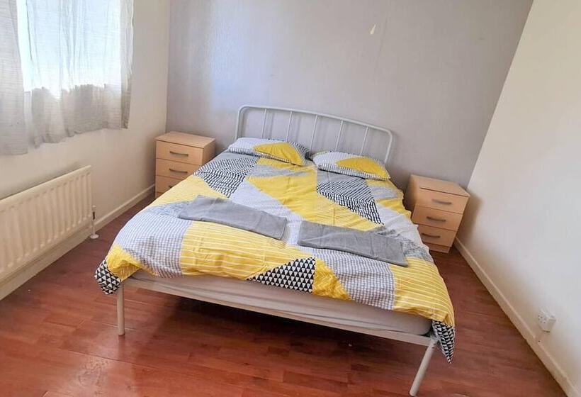 Резиденция 4 Bed House In South London