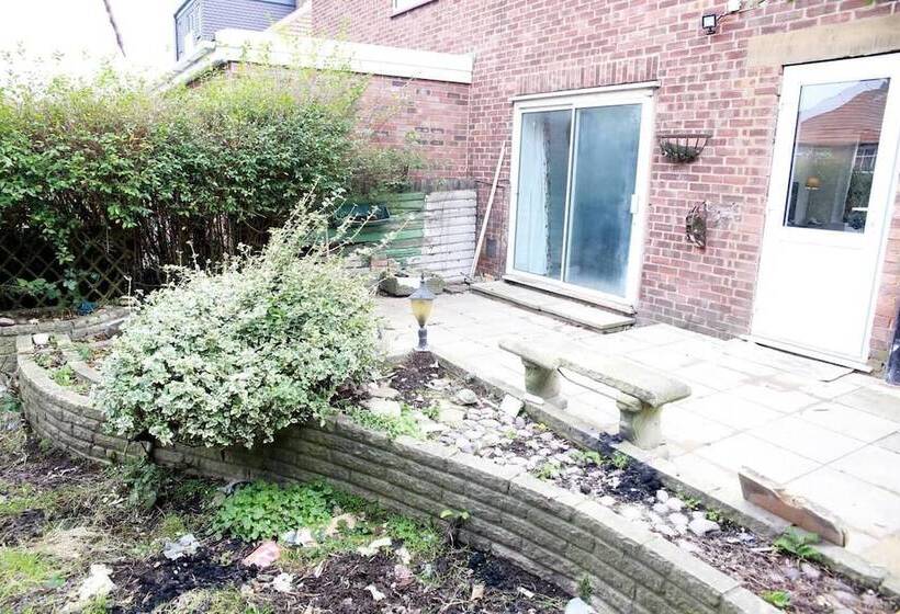 住所  Deluxe 4 Bed House Close2 Wembley Stadium