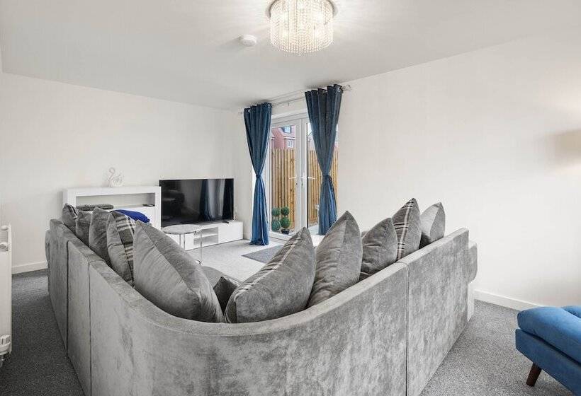 住所  New Luxury 3 Bed House In Oulton Broad Lowestoft